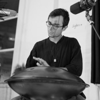 Baran v2 Baran is a Sydney based multi-instrumentalist from Turkey