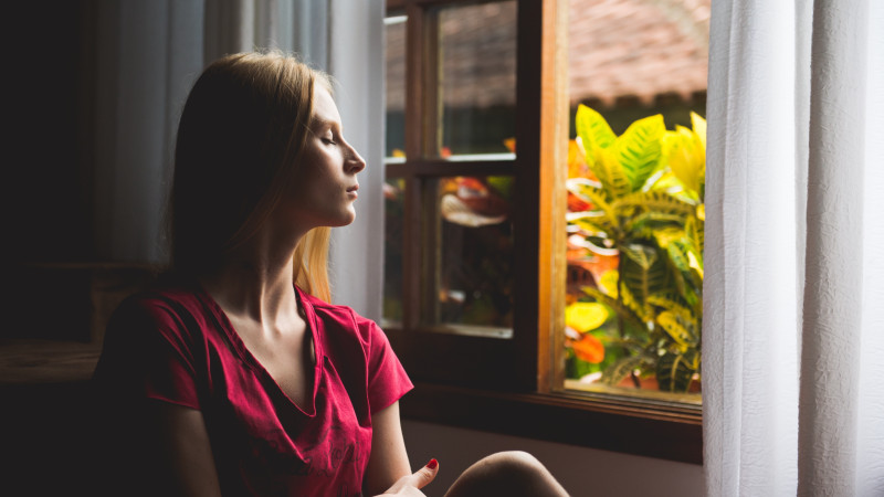 Woman in red Mediation